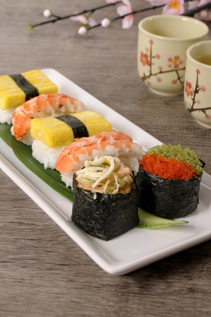 Sushi surtido