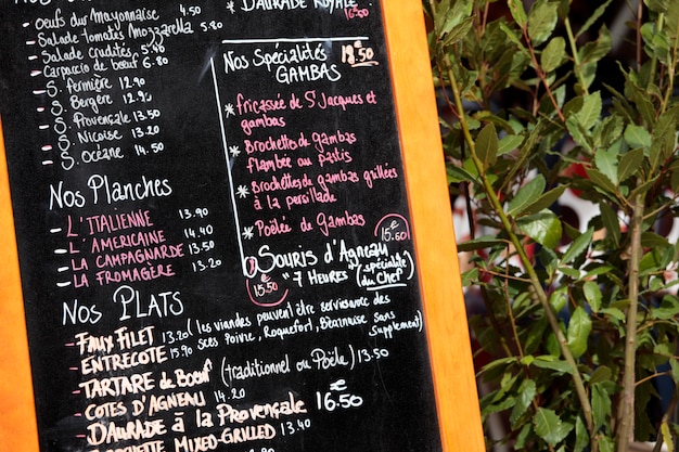 Foto gratuita tablero del menú del restaurante en francia