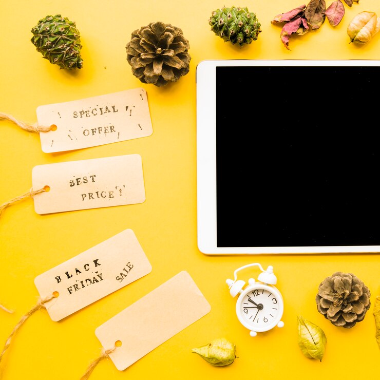 Foto gratuito tableta con inscripción de venta viernes negro