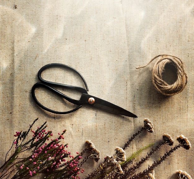 Foto gratuita taller de artesanía de flores