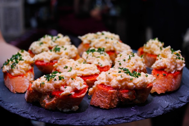 Tapas de atún a la pimienta