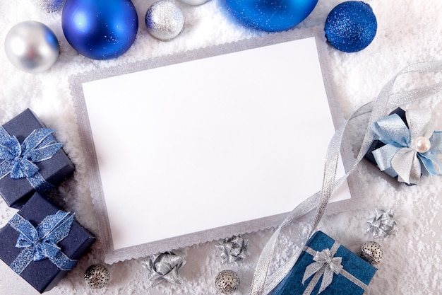 Tarjeta en blanco para la navidad