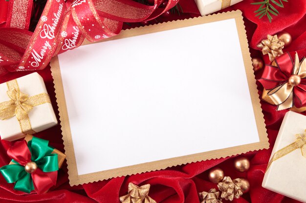 Tarjeta de navidad con marco beige 