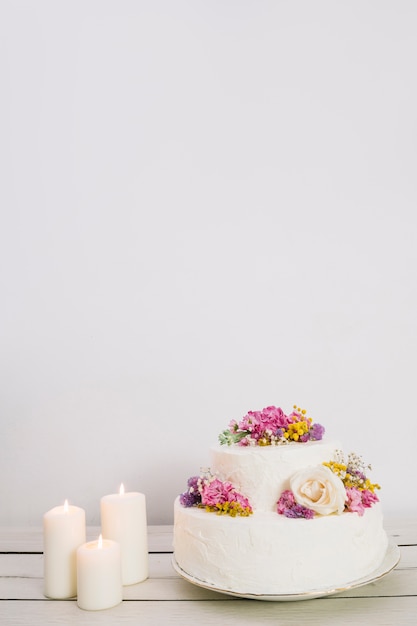 Tarta de boda con flores