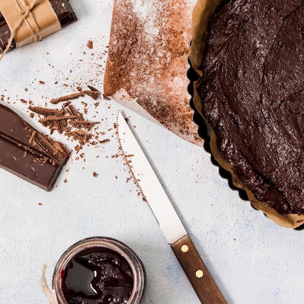 Tarta casera hecha con chocolate