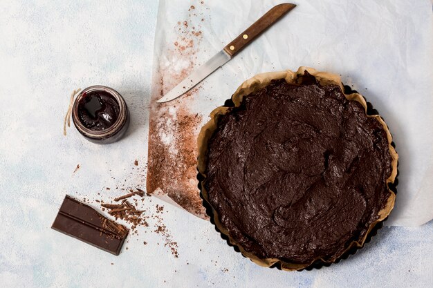 Tarta casera hecha con chocolate