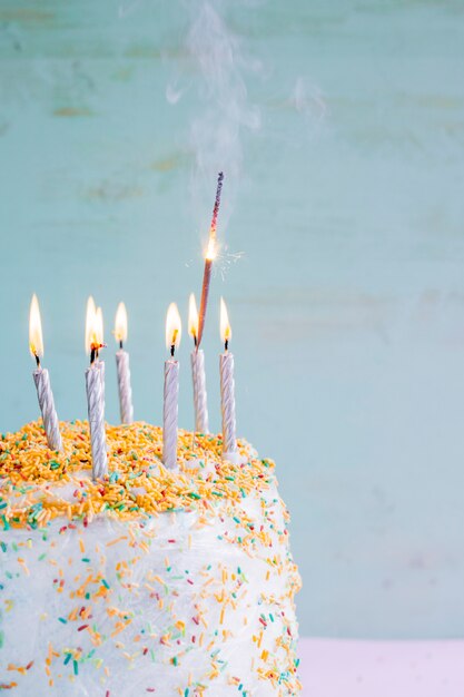 Tarta de cumpleaños colores pastel