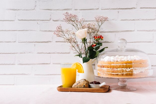 Tarta y desayuno para el día de la madre