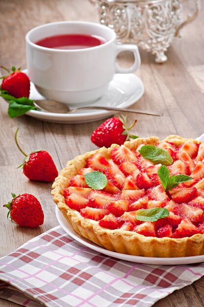 Tarta de fresa con crema pastelera