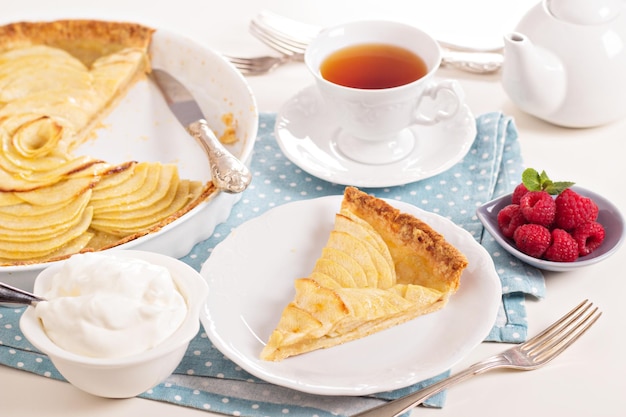 tarta de manzana con puré de manzana