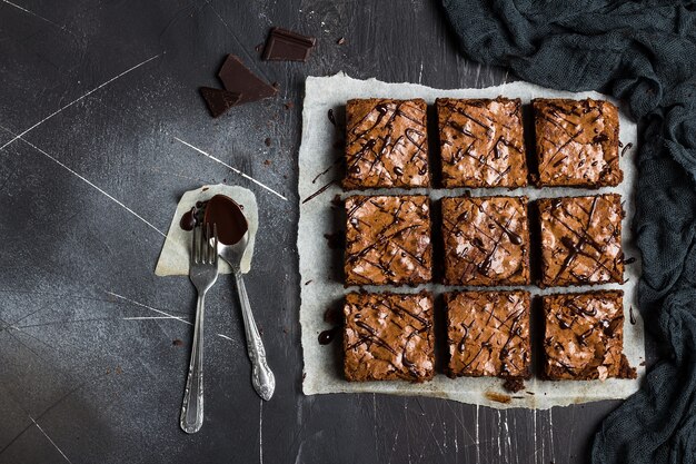 Tarta de pastel de brownie de chocolate pastel de repostería casera cocina dulce