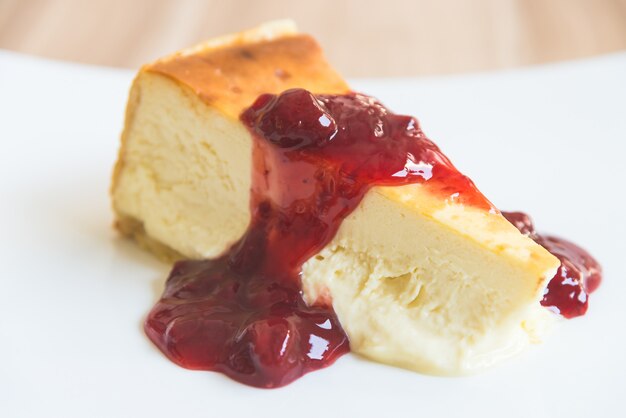 Tarta de queso con fresas