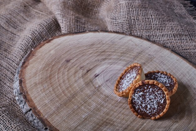 Tartaletas con relleno de chocolate.