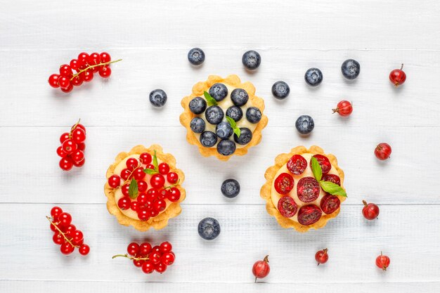 Tartas caseras deliciosas rústicas de verano baya.