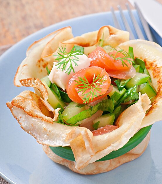 Tartas de panqueques con salmón