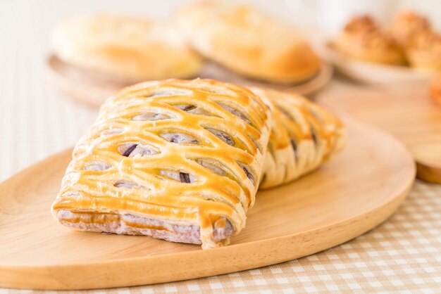 Tartas de taro en la mesa