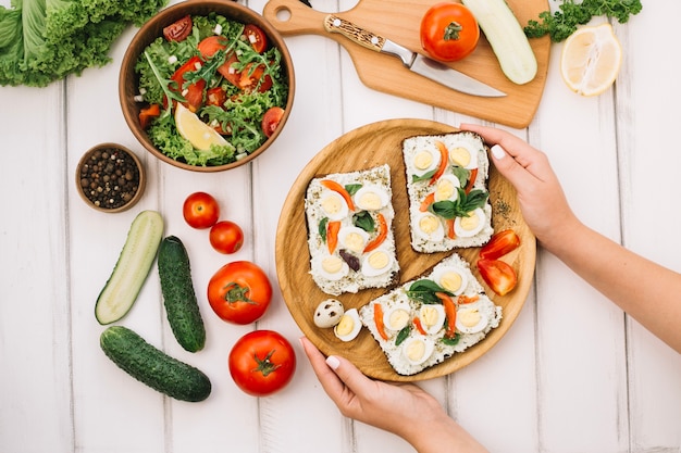 Tartines y ensalada