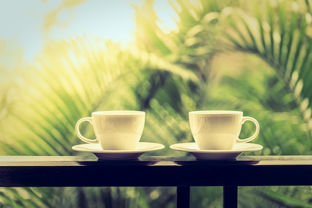 Foto gratuita taza de café al aire libre