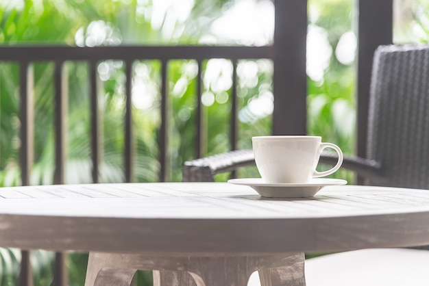 Taza de cafe al aire libre