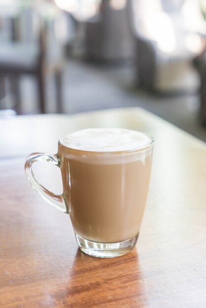 taza de café caliente del latte