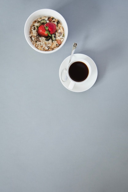 Taza de café y cereales