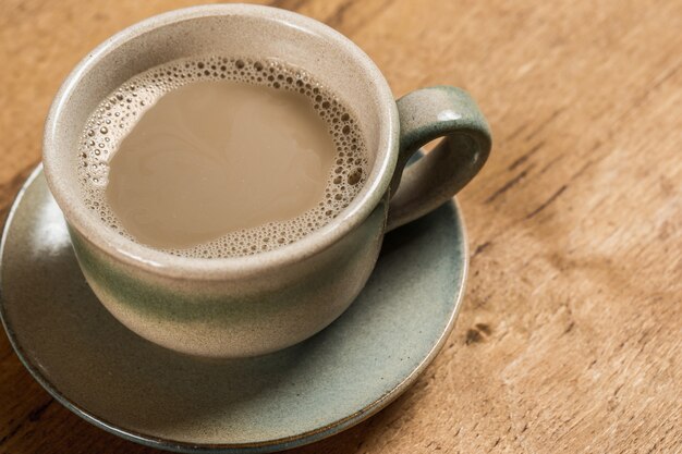 Taza de café en la mesa