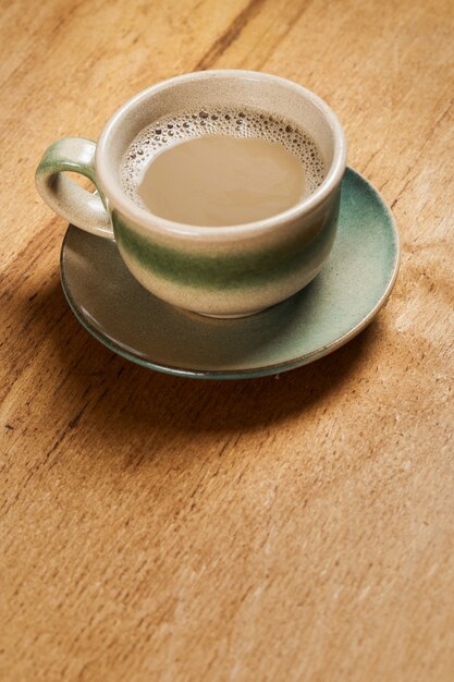 Taza de café en la mesa