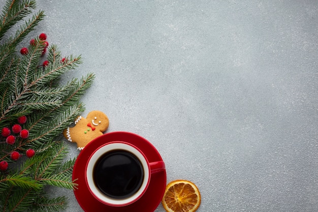 Taza de café de Navidad con espacio de copia