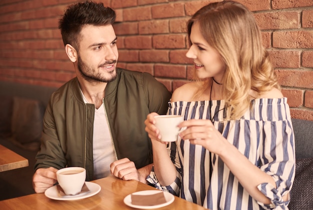 Taza de café con tu pareja