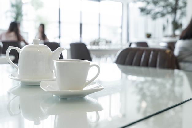 Foto gratuita taza de té en la mesa