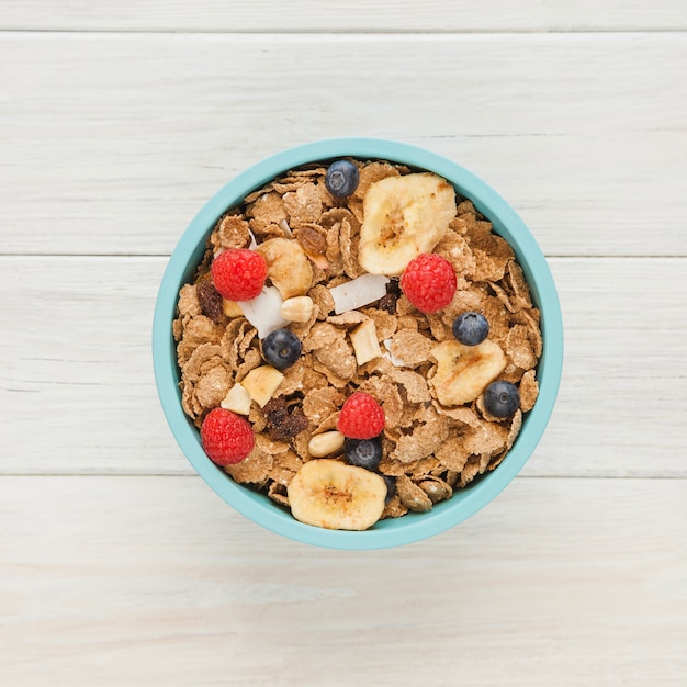 Tazón de cereales con frutas