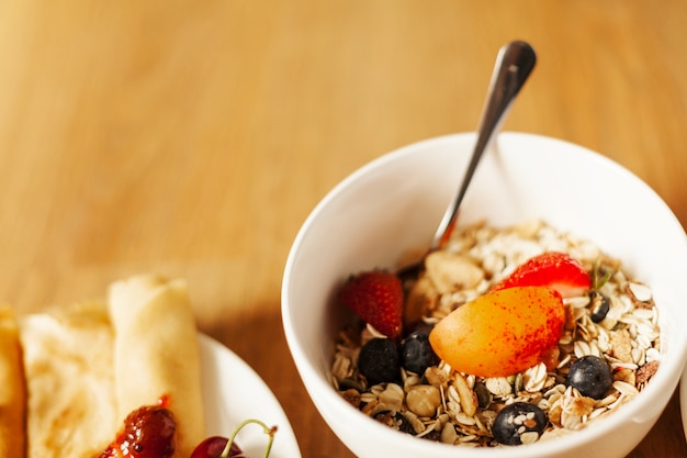 Tazón con cereales saludables