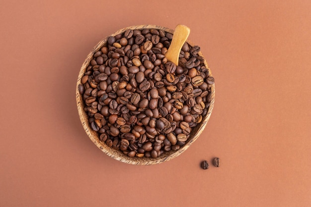 Tazón de vista superior con granos de café