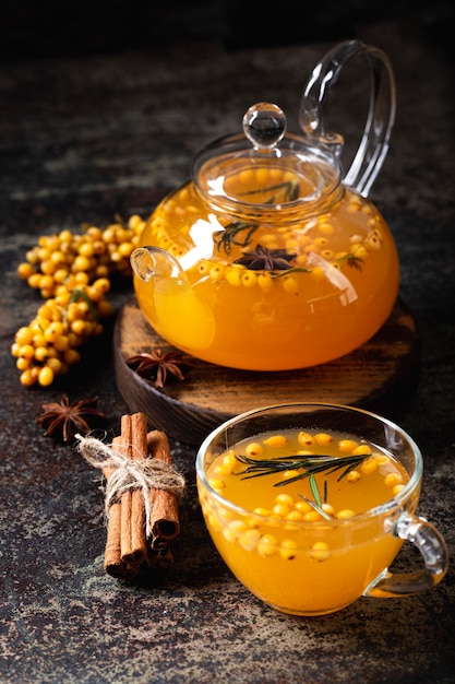 Foto gratuita té delicioso y saludable de espino amarillo