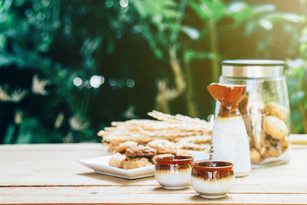 Foto gratuita té y galleta