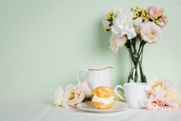 Té inglés al lado de pastelería