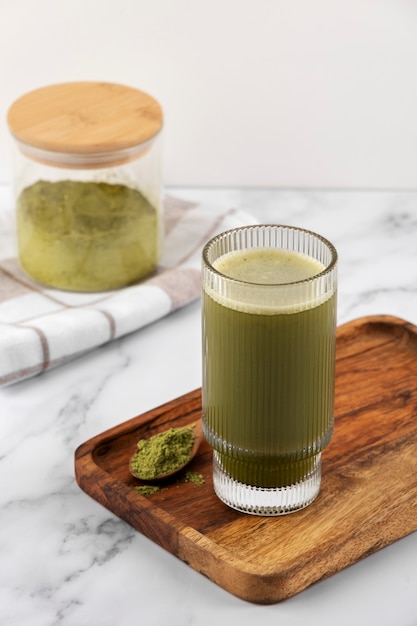 Foto gratuita el té matcha verde es la vida muerta.