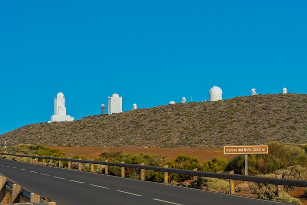 Telescopios del Observatorio Astronómico Izana en el monte Teide