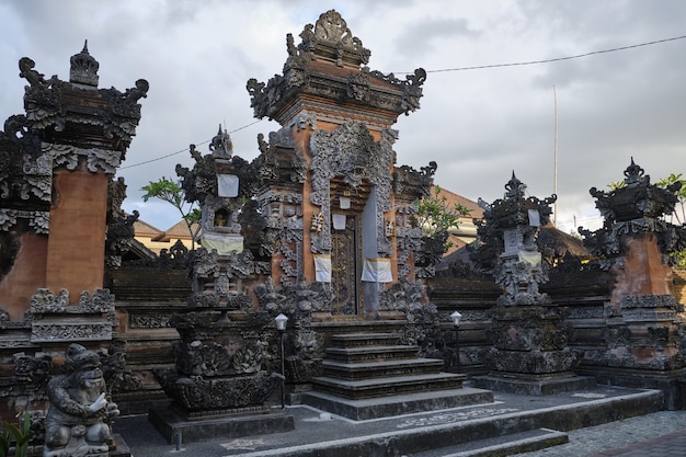 Foto gratuita templo balinés