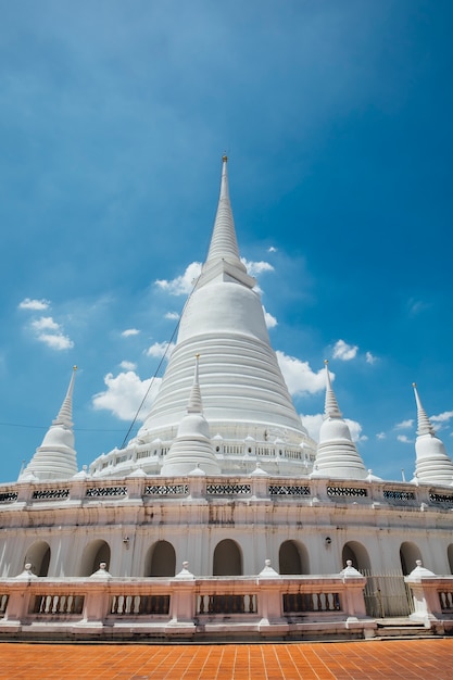 Templo Blanco del Patrimonio Mundial en Bangkok