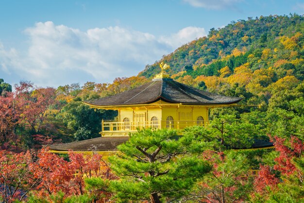 Templo Kinkakuji &quot;El pabellón de oro&quot; en Kyoto, Japón