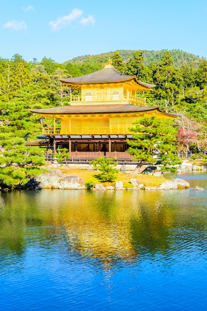 Foto gratuita templo de kinkakuji