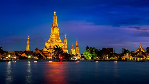 Templo de Wat Arun en Bangkok, Tailandia.