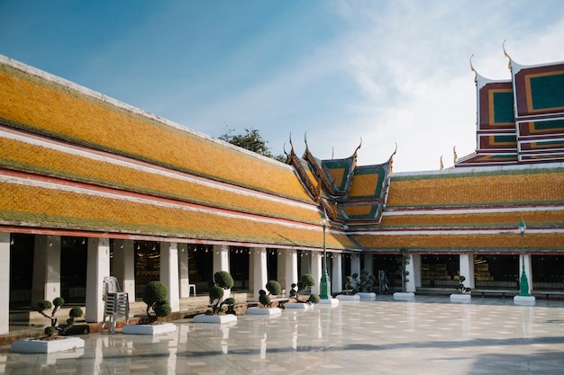 Foto gratuita templo de wat suthat thepwararam en tailandia tailandia