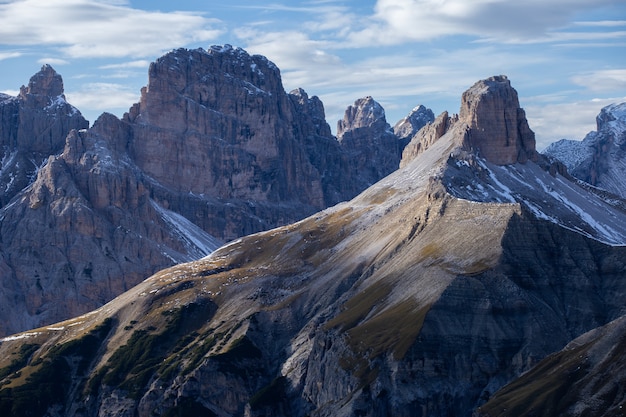 Foto gratuita temprano en la mañana en los alpes italianos