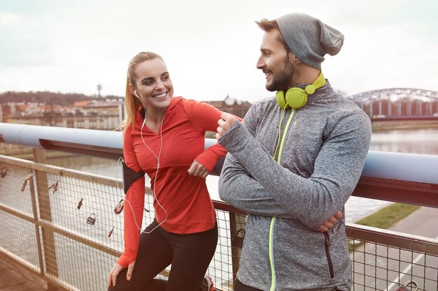 Tener un compañero haciendo jogging es más placentero