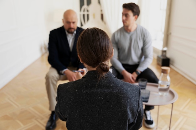 Terapia familiar en el consultorio del psicólogo.