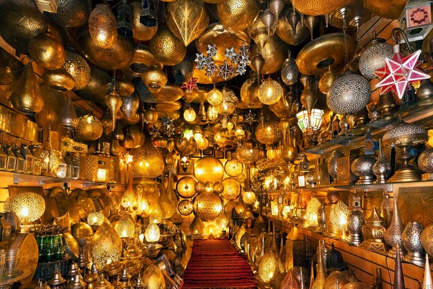 Tienda de iluminación en el zoco de marrakech