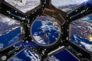Foto gratuita tierra y naves espaciales. elementos de esta imagen proporcionados por la nasa.