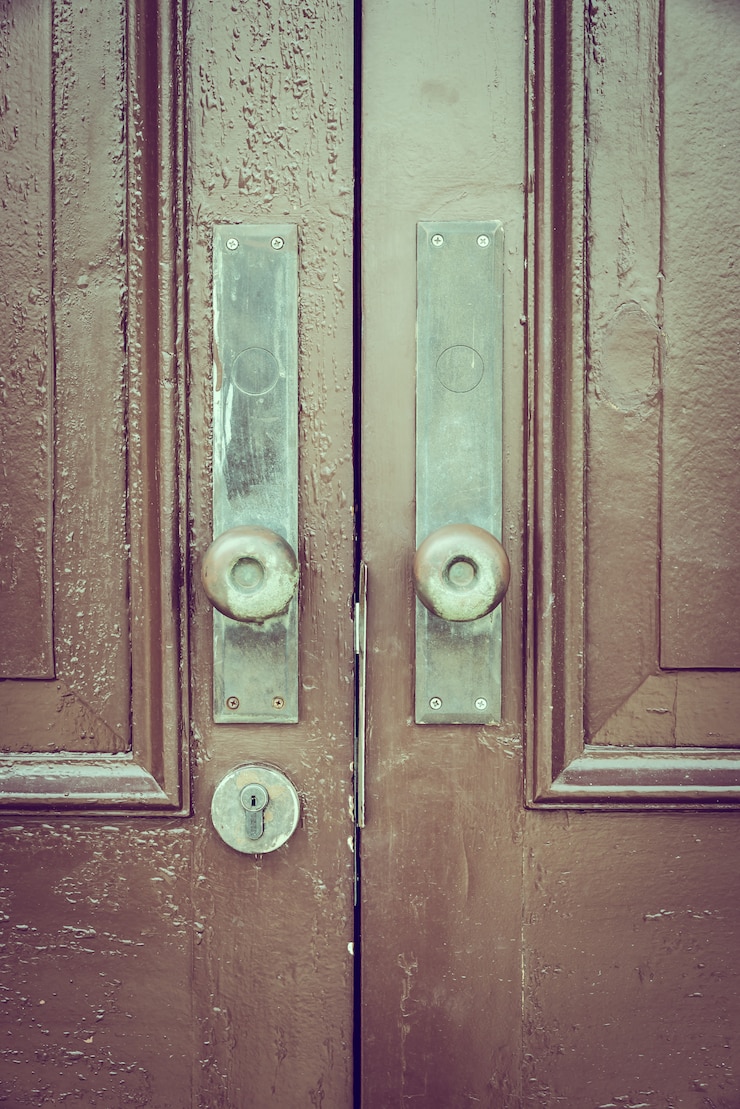 Foto gratuito tirador de puerta estilo vintage